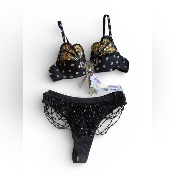 EDC Black and Gold Beaded Outfit - NWT - Picture 3 of 3